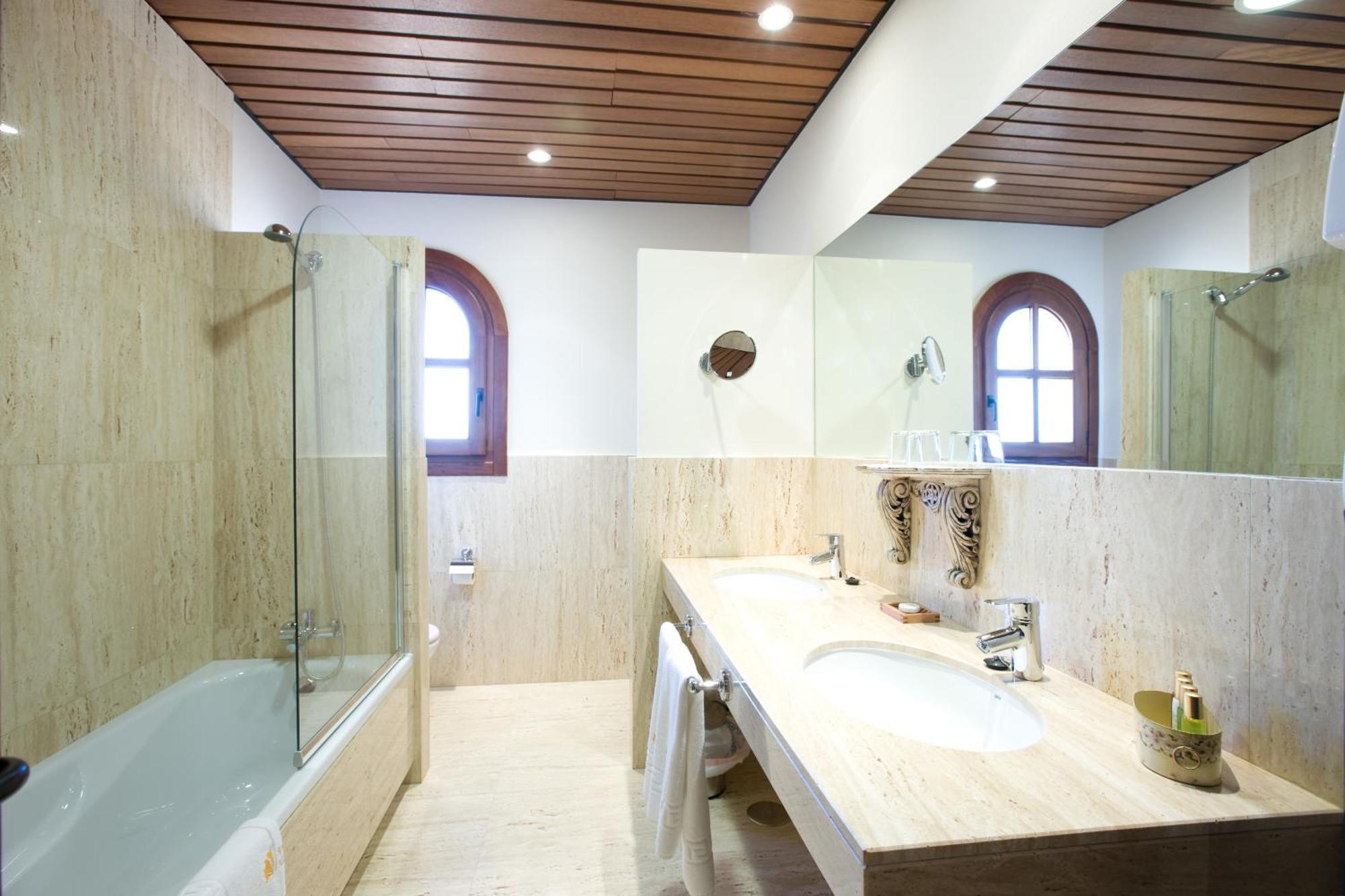 Bodegas Hacienda Albae Guest House Argamasilla De Alba Ngoại thất bức ảnh
